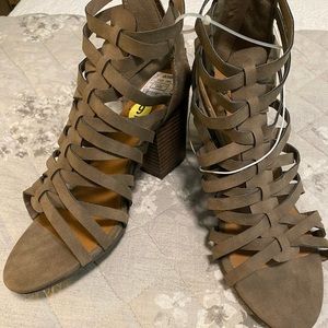 Jellypop ladies casual dress shoe! So cute, never worn!